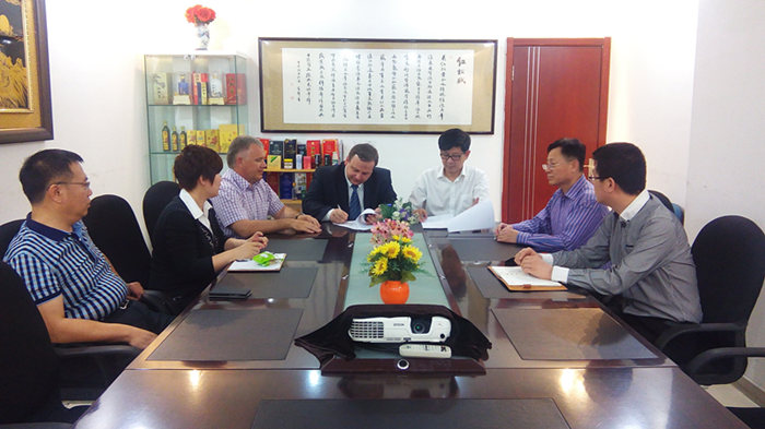 俄罗斯项目签约.jpg 俄罗斯项目签约.jpg